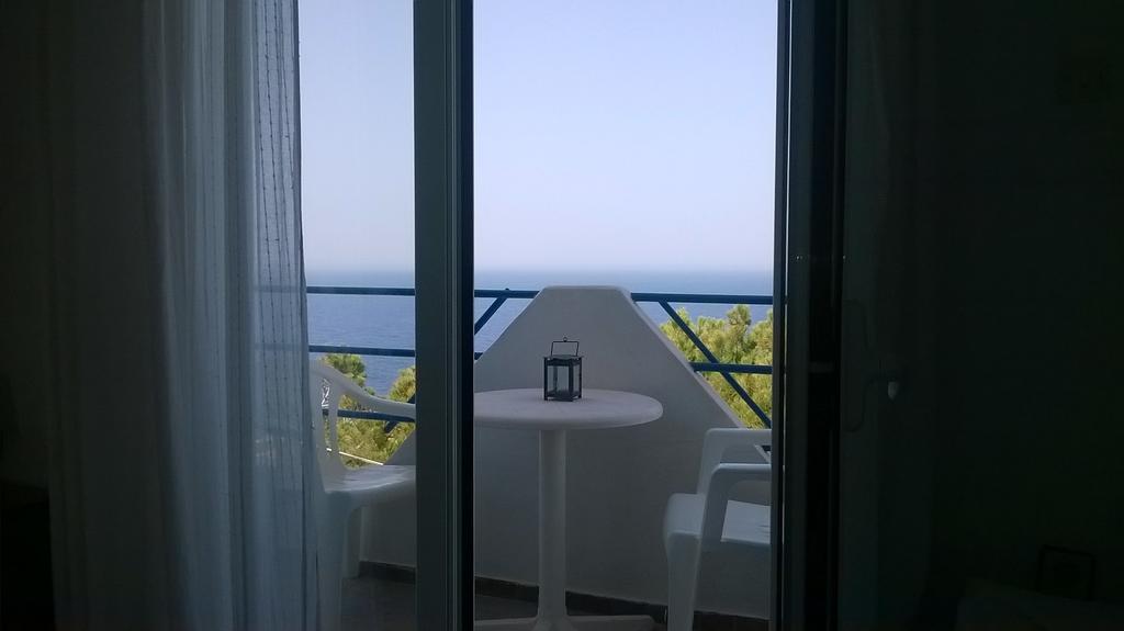 Haris Apartments 3-4 Armenistis  Bagian luar foto